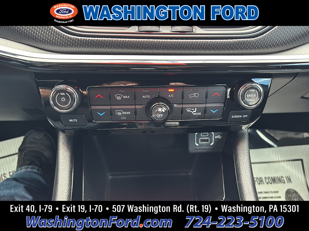 2024 Jeep Compass Trailhawk Diamond Black Crystal Pearl Coat at Three Rivers CJD