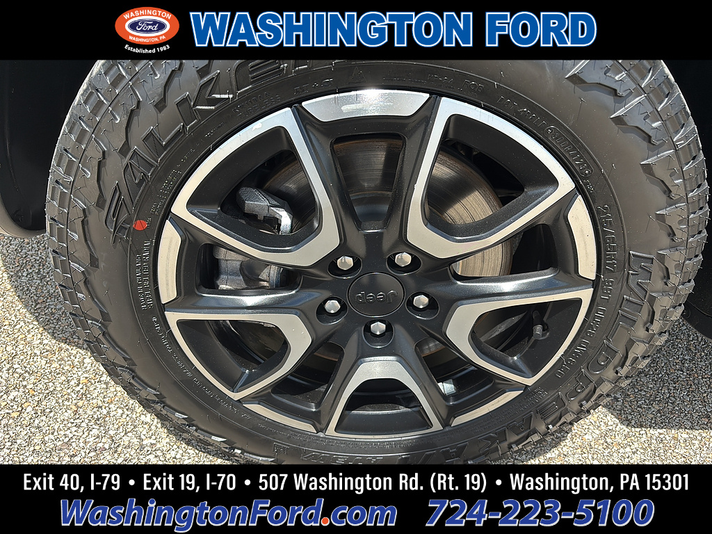 2024 Jeep Compass Trailhawk Diamond Black Crystal Pearl Coat at Three Rivers CJD