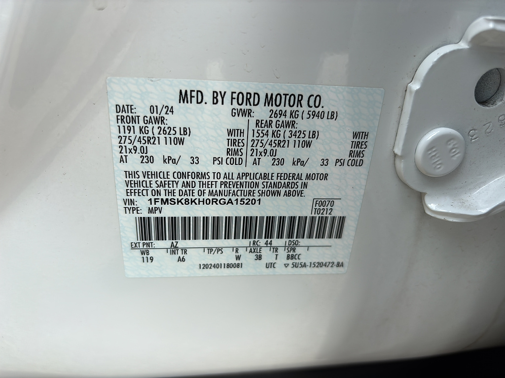 2024 Ford Explorer photo 21 of 27