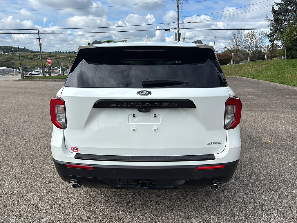 2024 Ford Explorer photo 3 of 27