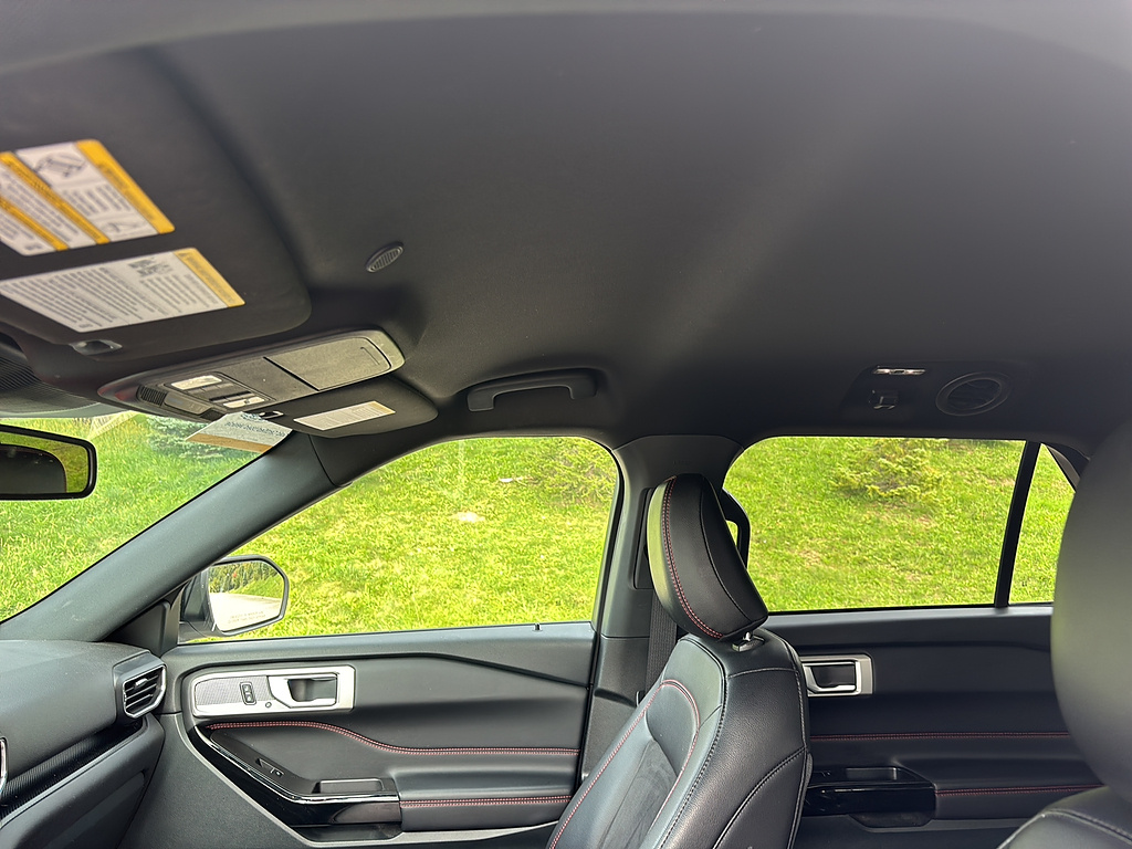 2024 Ford Explorer photo 15 of 27