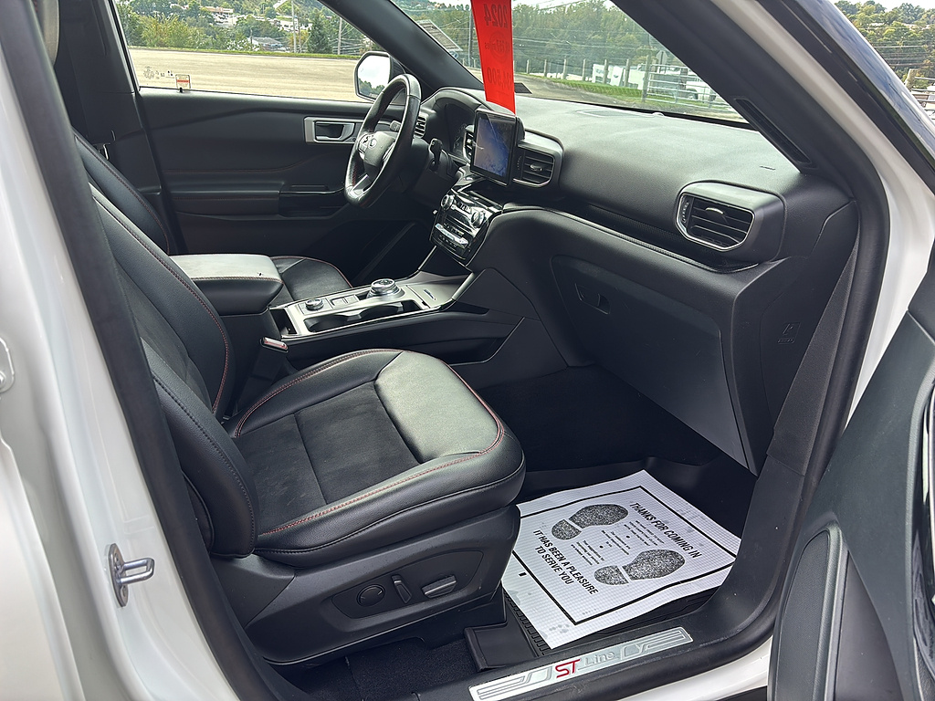 2024 Ford Explorer photo 20 of 27