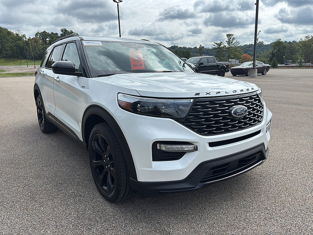 2024 Ford Explorer photo 6 of 27