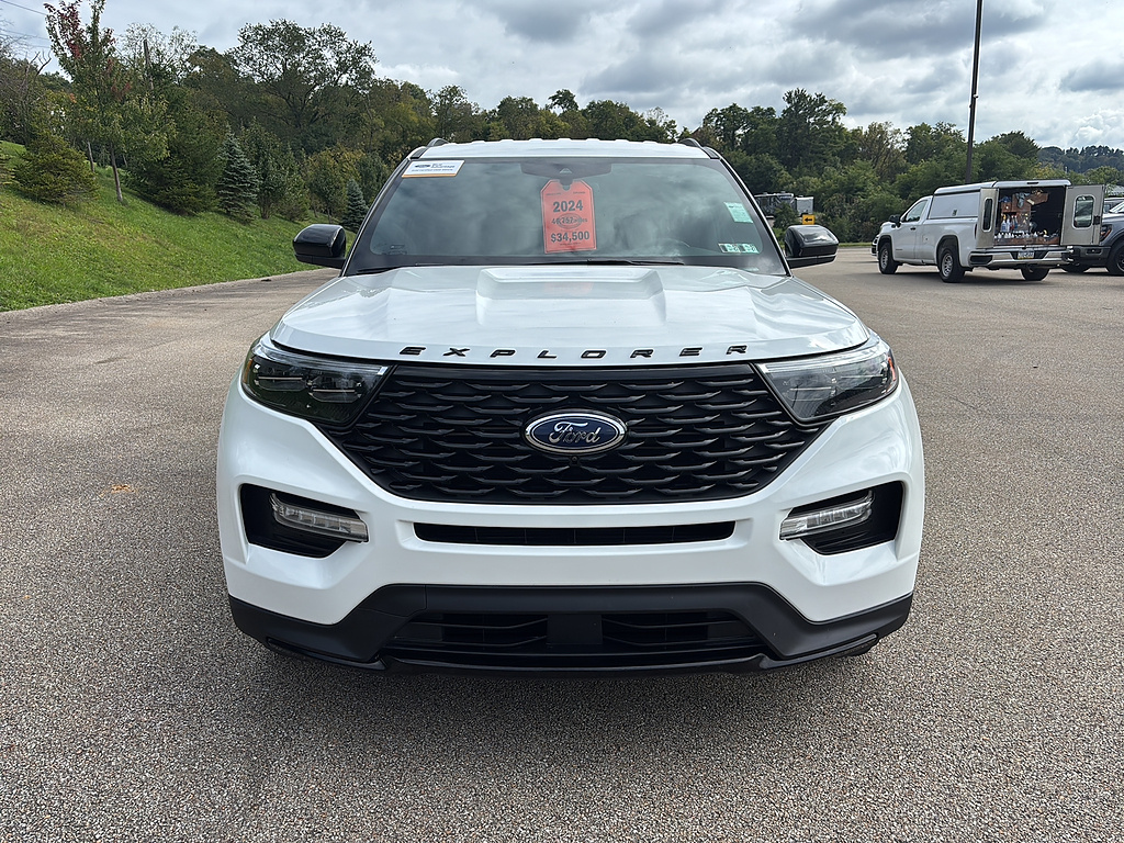 2024 Ford Explorer photo 7 of 27