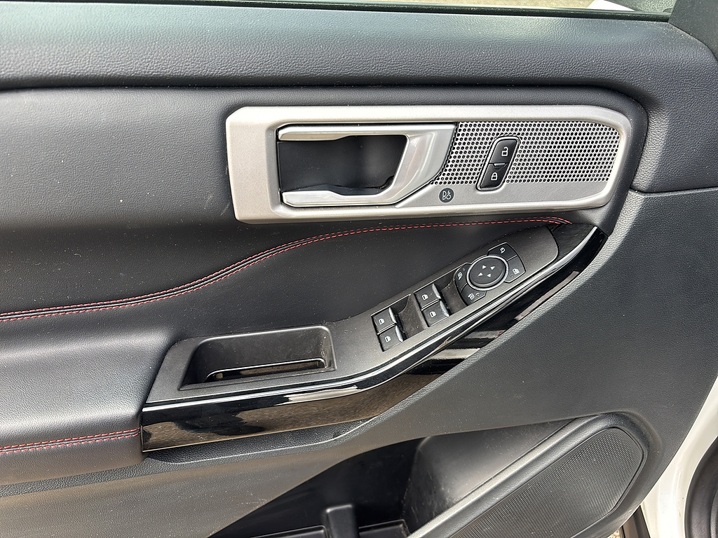 2024 Ford Explorer photo 14 of 27