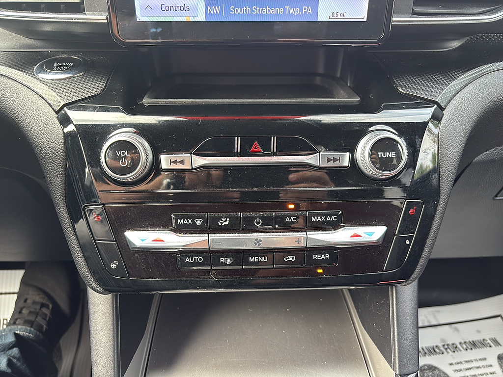 2024 Ford Explorer photo 24 of 27
