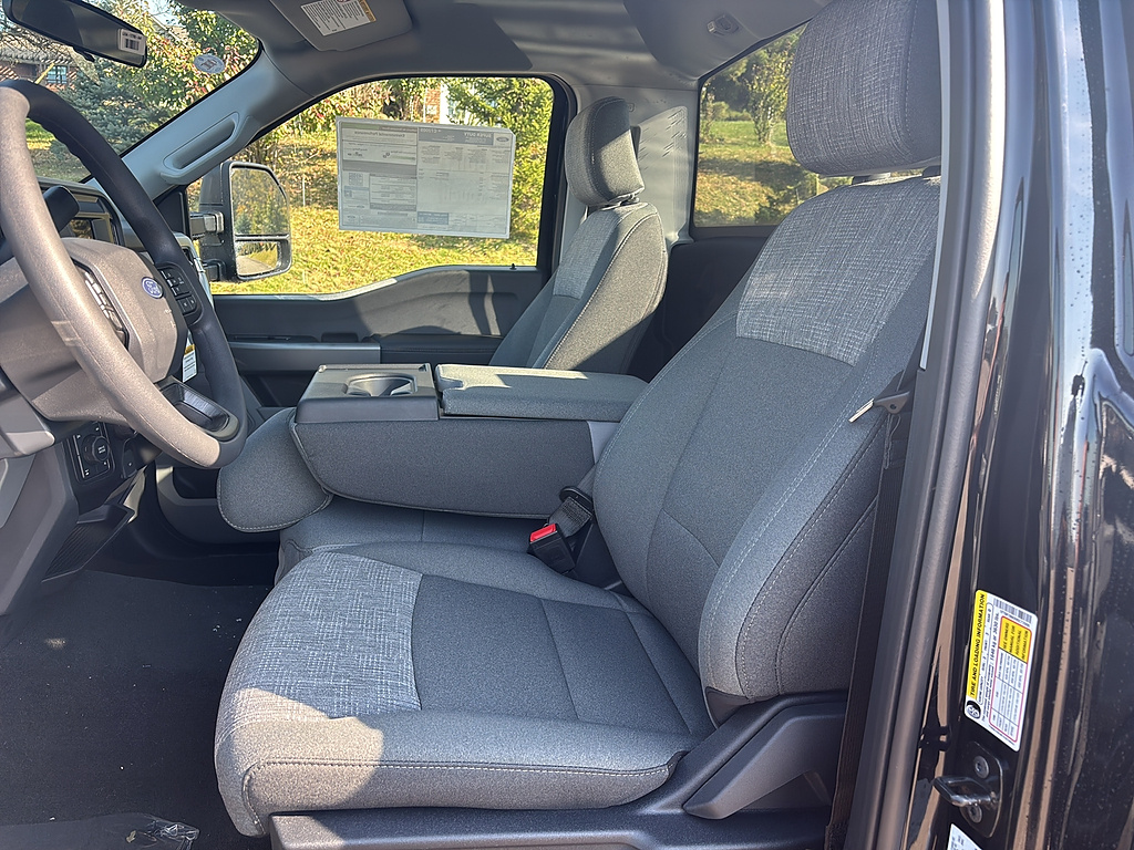 2027 Ford Super Duty F-250 SRW photo 10 of 22