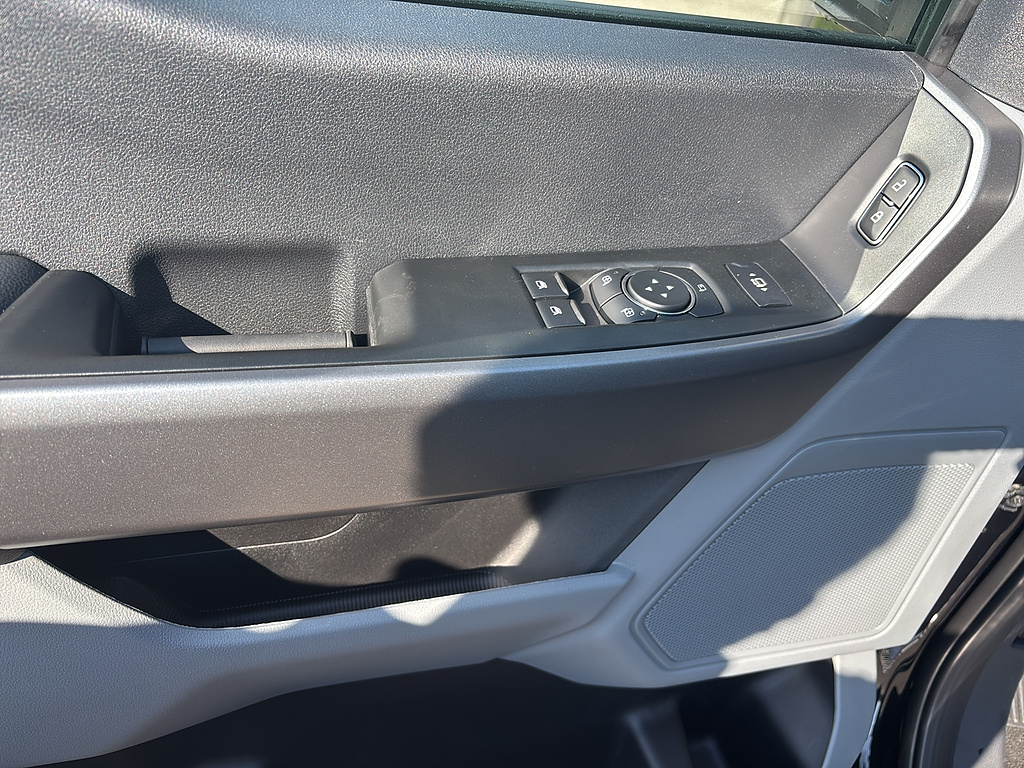 2027 Ford Super Duty F-250 SRW photo 13 of 22