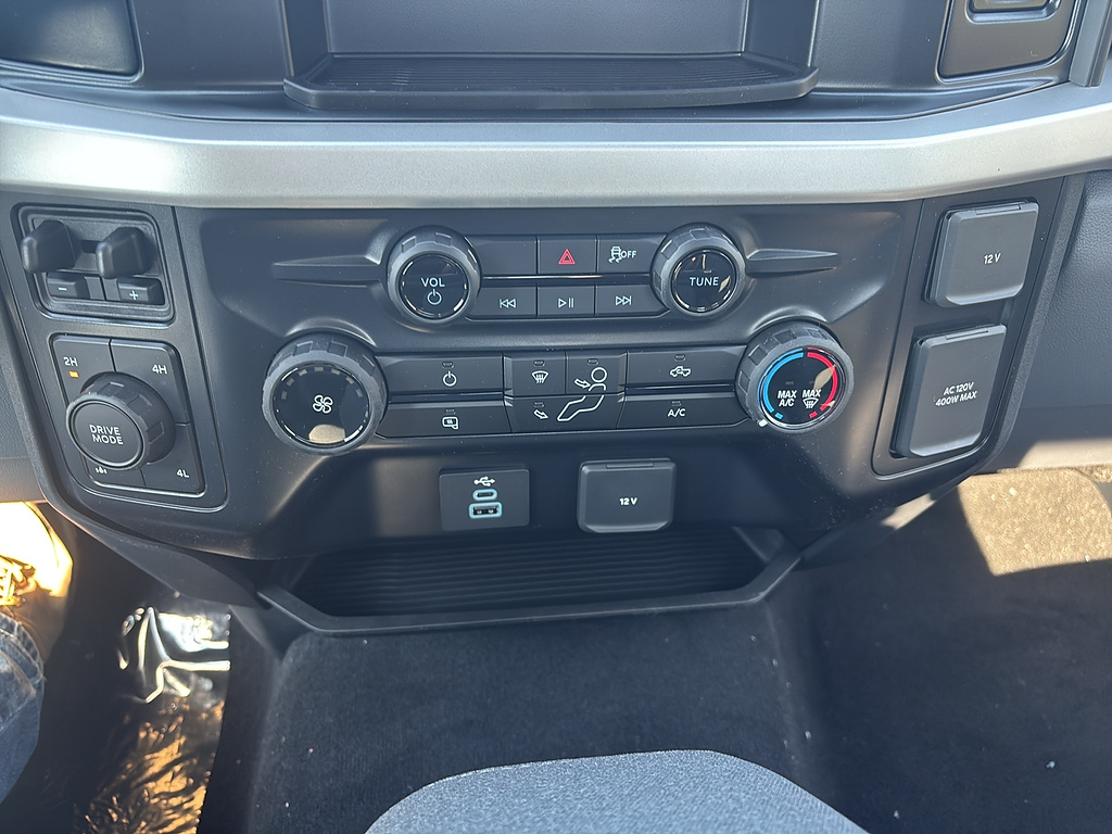 2027 Ford Super Duty F-250 SRW photo 19 of 22
