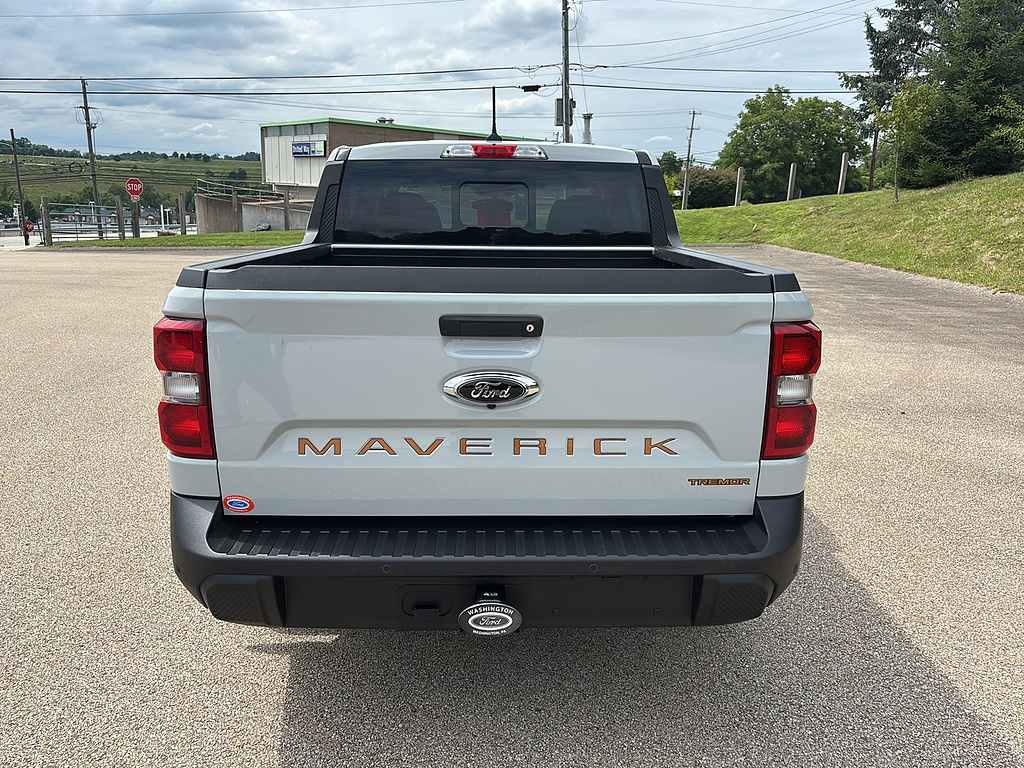 2023 Ford Maverick Lariat Avalanche Gray at Woltz & Wind Ford