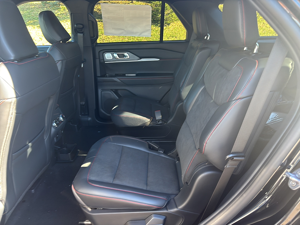 2027 Ford Explorer photo 15 of 26