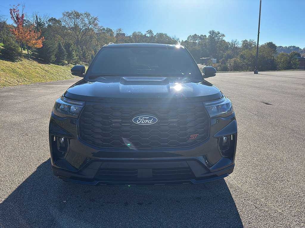 2027 Ford Explorer photo 7 of 26