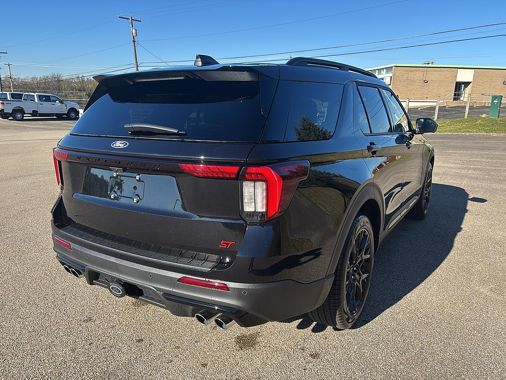 2027 Ford Explorer photo 4 of 26