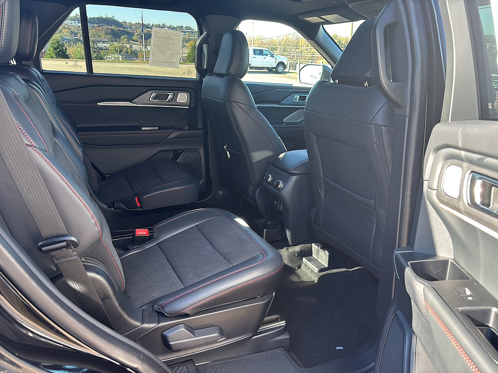 2027 Ford Explorer photo 18 of 26