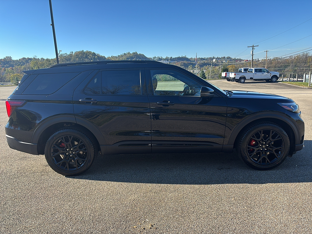 2027 Ford Explorer photo 5 of 26