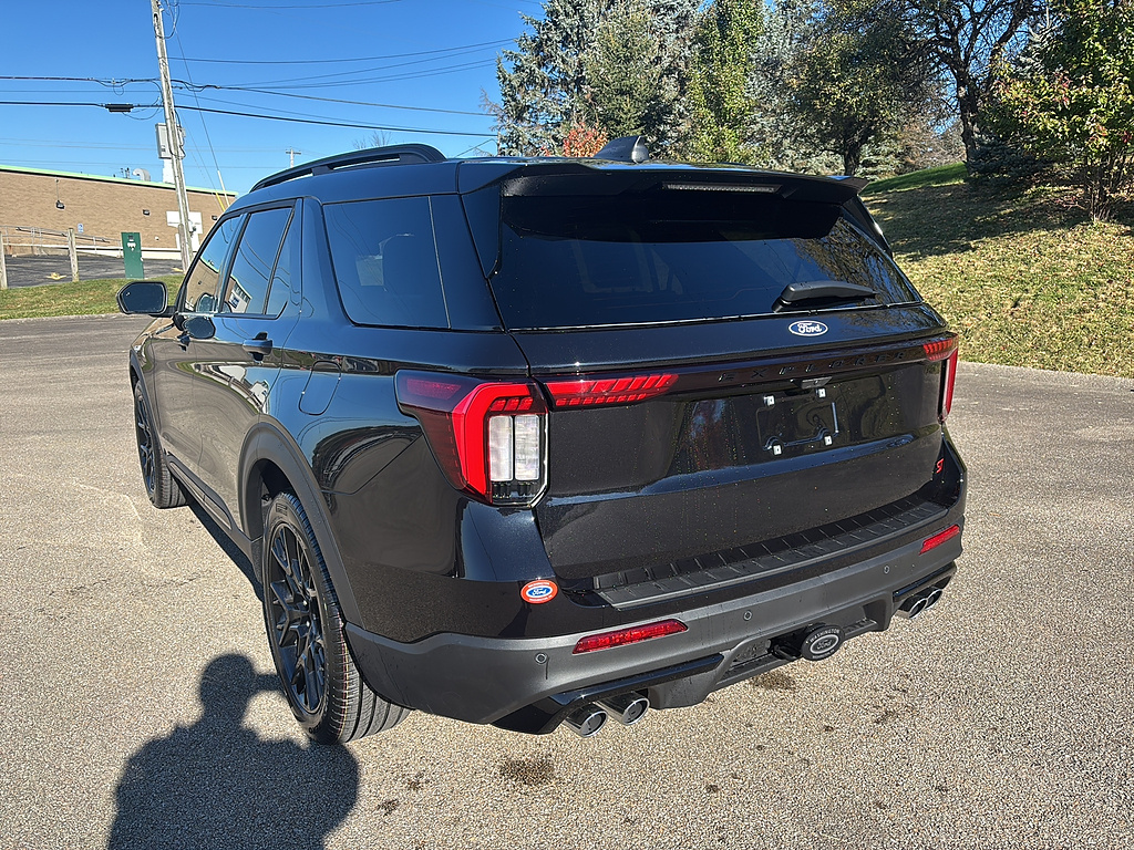 2027 Ford Explorer photo 2 of 26