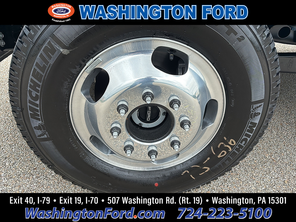 2026 Ford Super Duty F-350 DRW LARIAT Star White Metallic Tri-Coat at Washington Ford