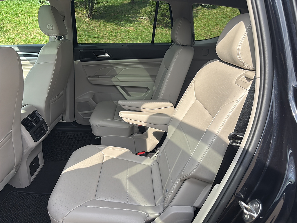 2023 Volkswagen Atlas V6 SEL R-Line Black 4Motion Deep Black Pearl at Diehl Automotive