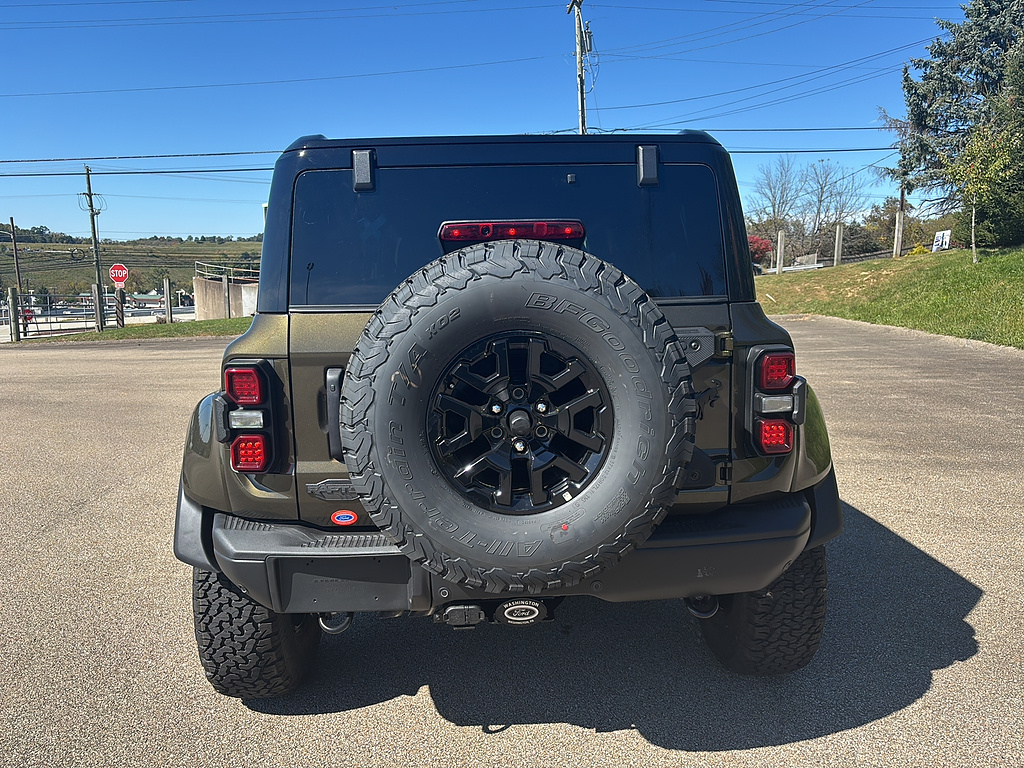 2026 Ford Bronco photo 3 of 26
