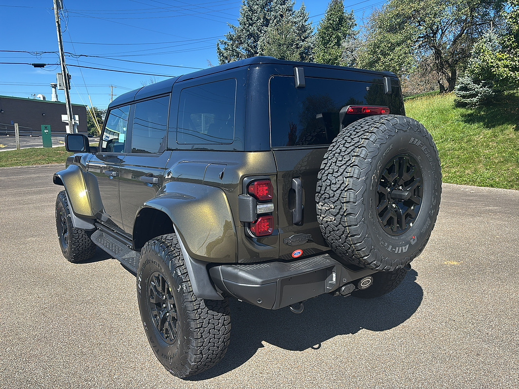 2026 Ford Bronco photo 2 of 26