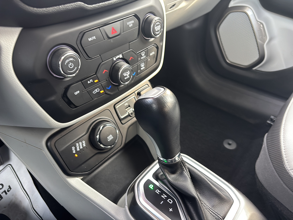 2018 Jeep Renegade Limited Alpine White at Baglier Buick GMC Mazda