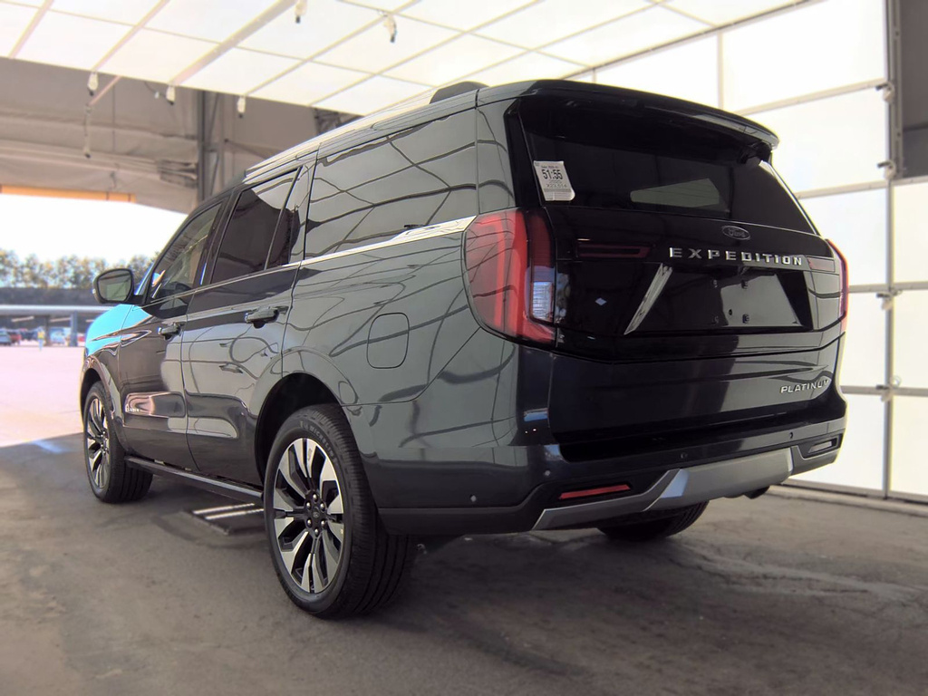 2025 Ford Expedition photo 8 of 18