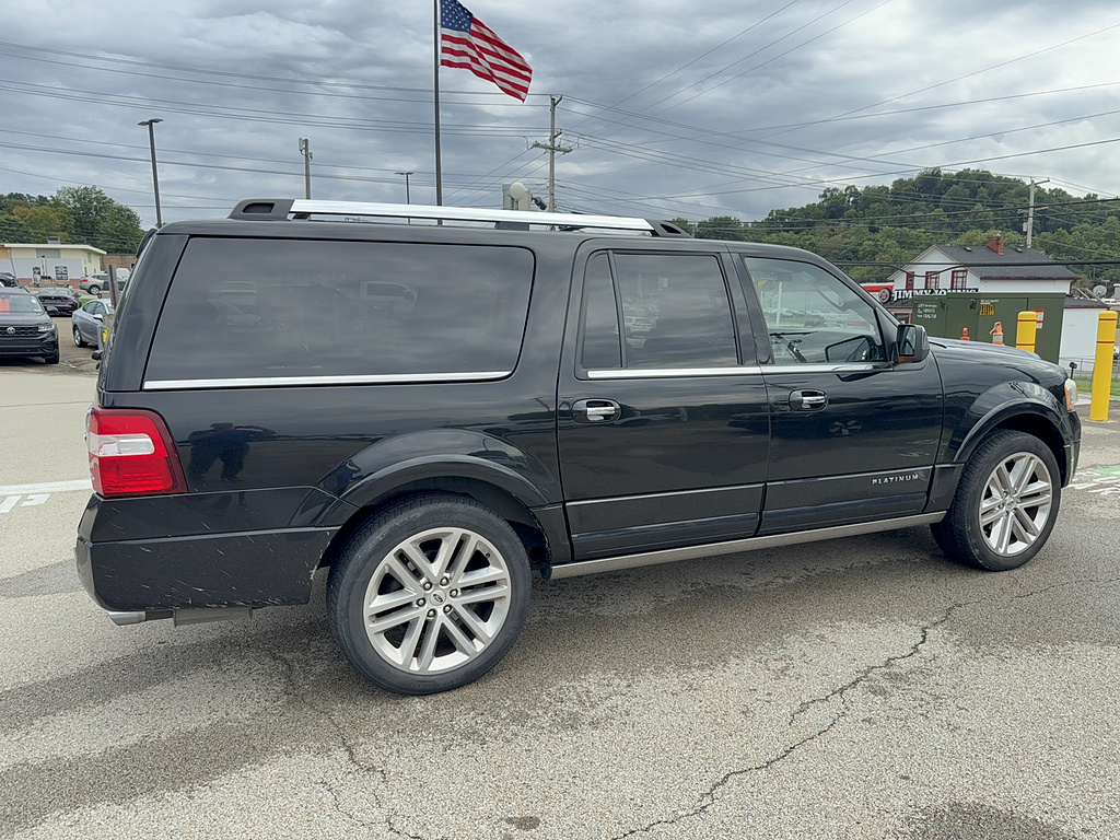 2017 Ford Expedition EL photo 3 of 6