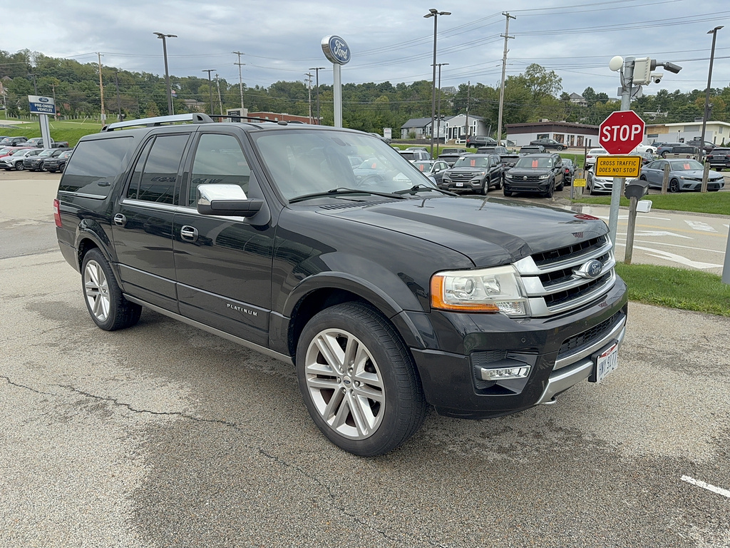 2017 Ford Expedition EL photo 4 of 6