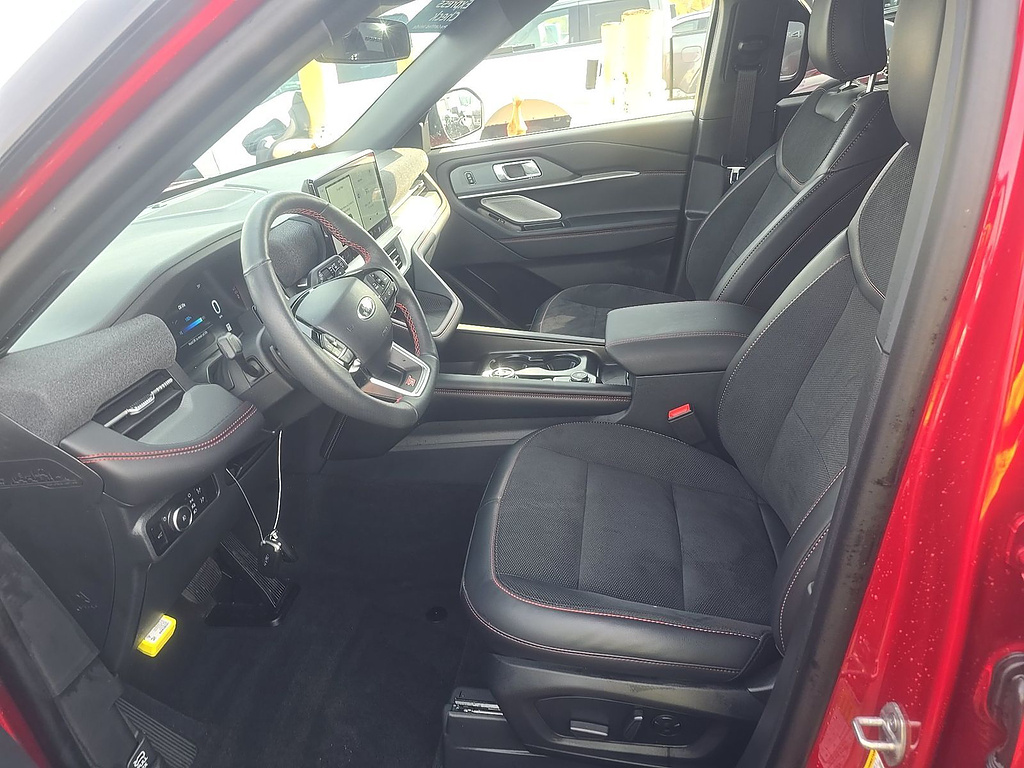 2026 Ford Explorer photo 13 of 17