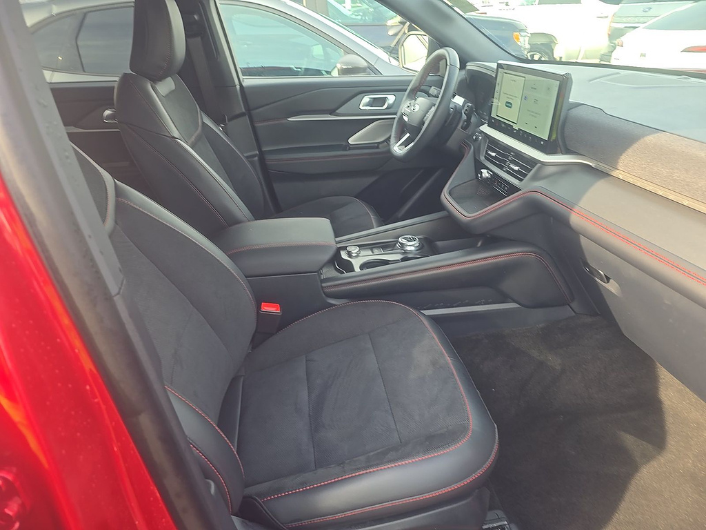 2026 Ford Explorer photo 14 of 17