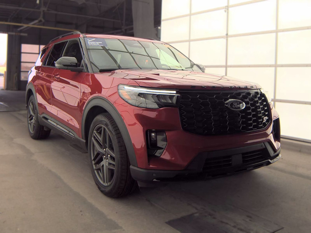2026 Ford Explorer photo 4 of 17