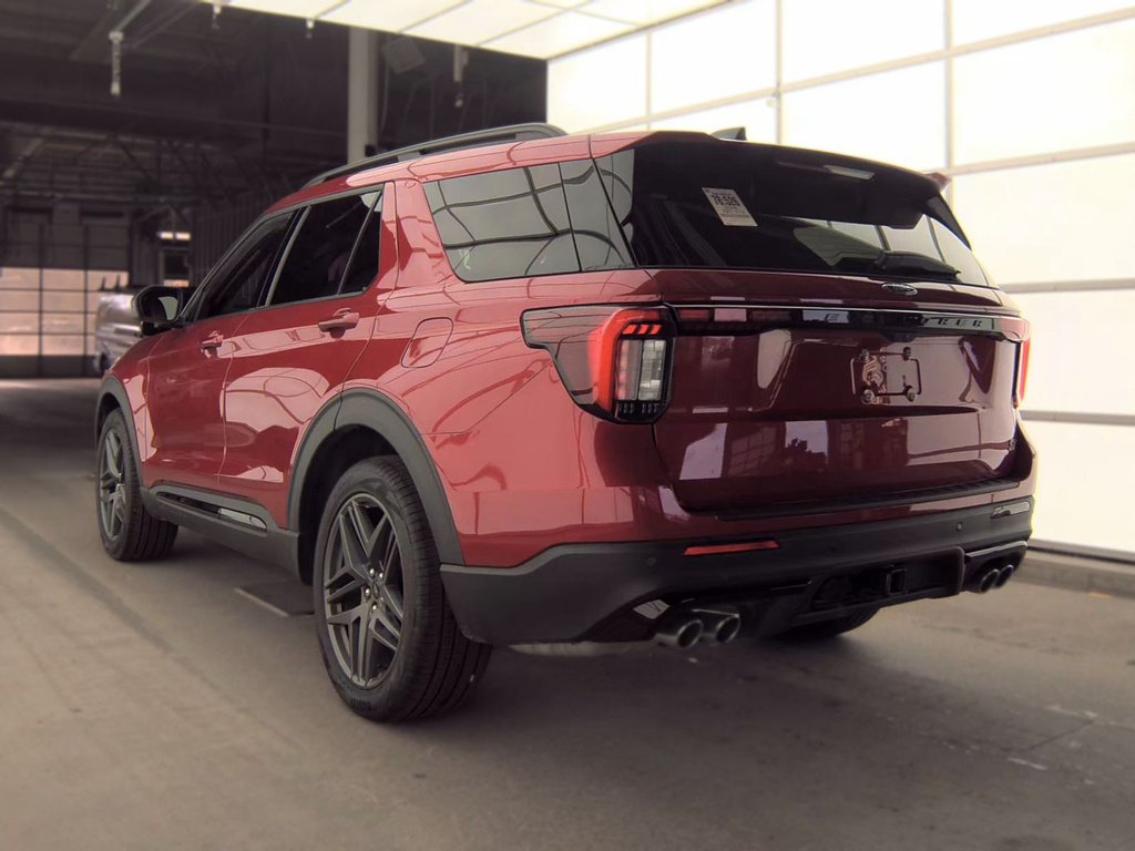 2026 Ford Explorer photo 8 of 17