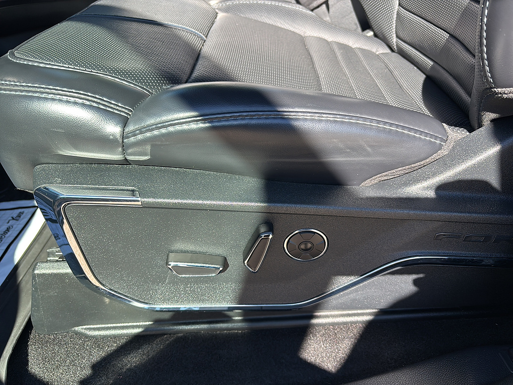 2025 Ford F-150 photo 12 of 27