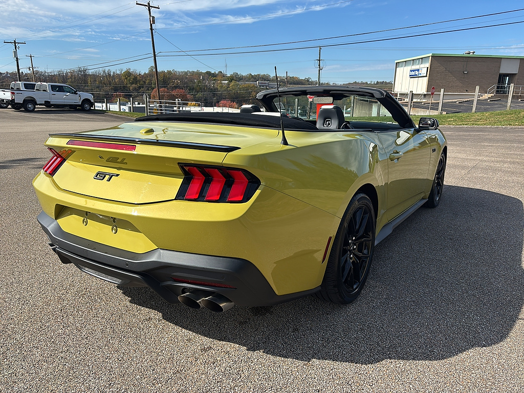 2025 Ford Mustang photo 5 of 26