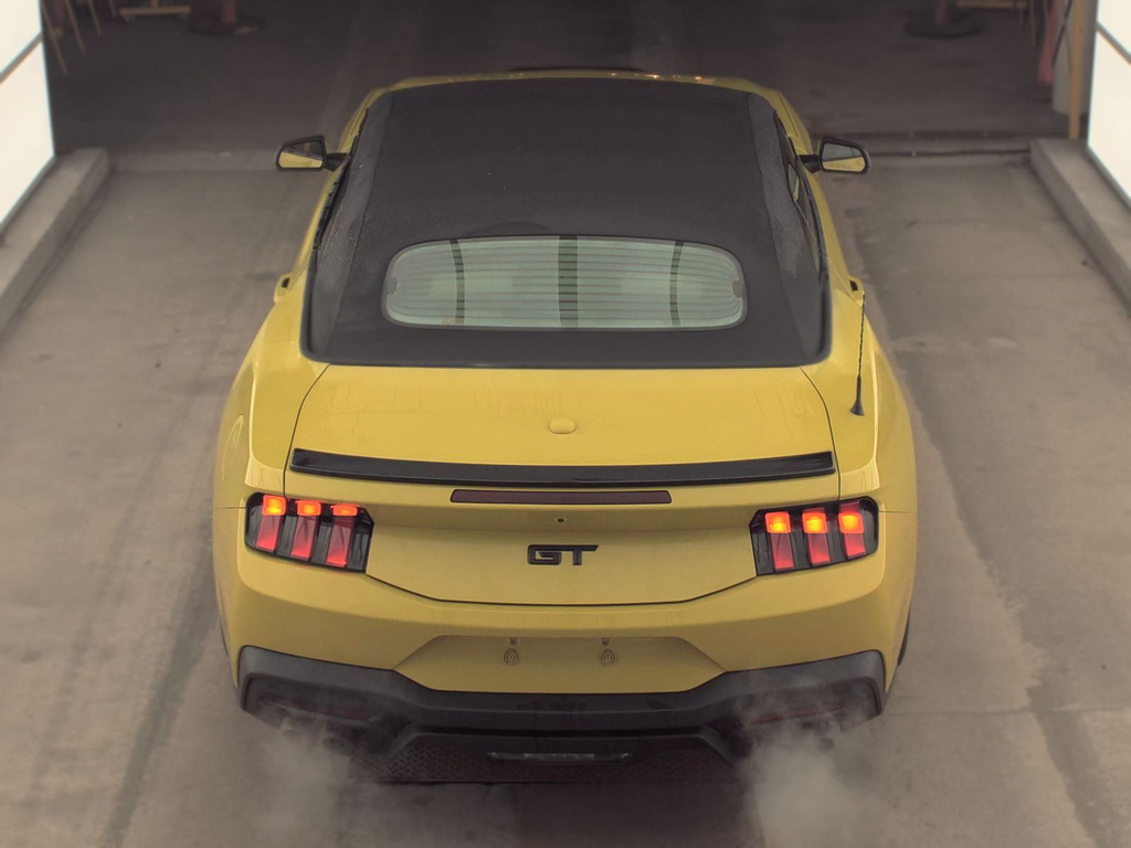 2025 Ford Mustang photo 6 of 20