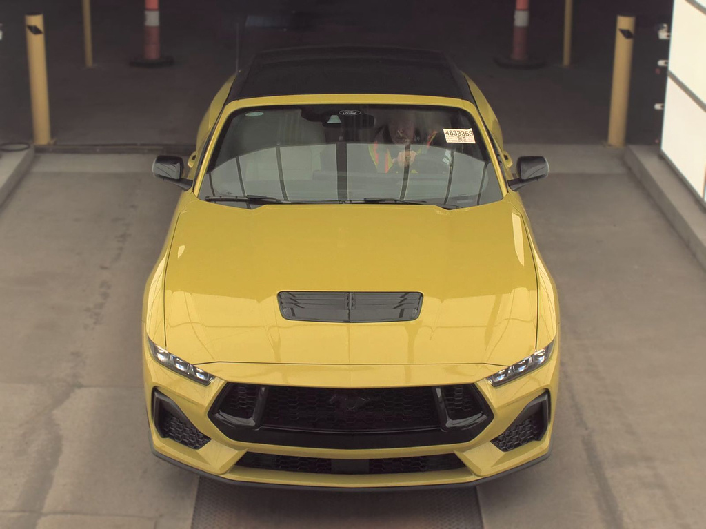 2025 Ford Mustang photo 2 of 20
