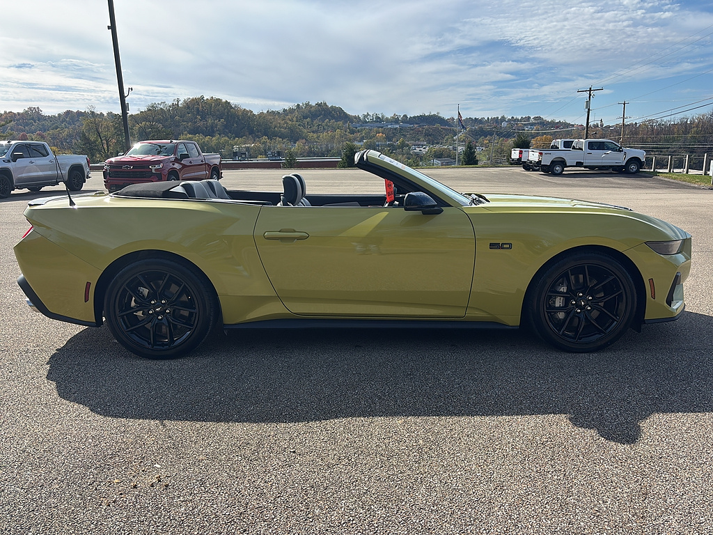 2025 Ford Mustang photo 6 of 26