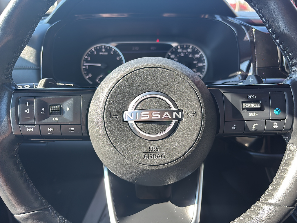 2023 Nissan Pathfinder photo 26 of 27