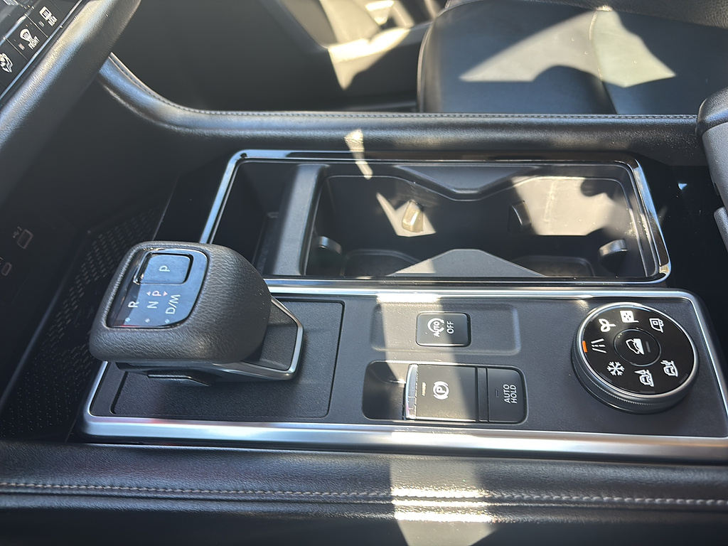 2023 Nissan Pathfinder photo 25 of 27