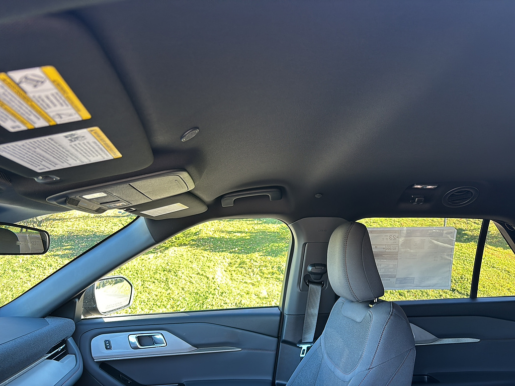 2027 Ford Explorer photo 14 of 26