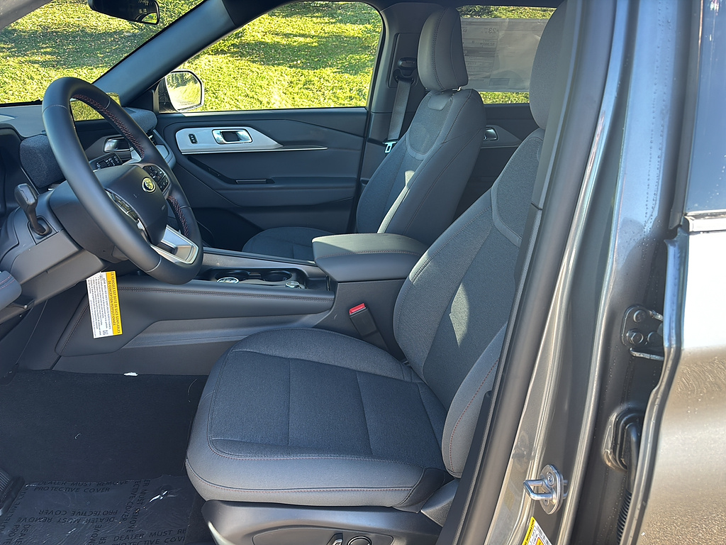 2027 Ford Explorer photo 10 of 26