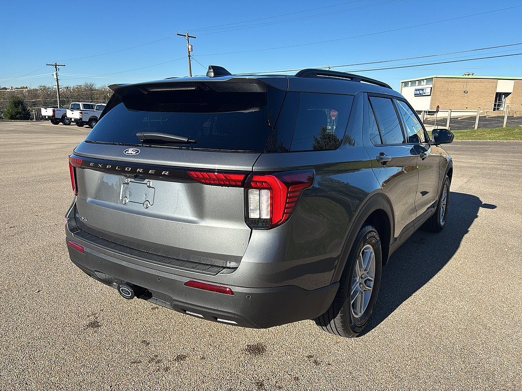 2027 Ford Explorer photo 4 of 26