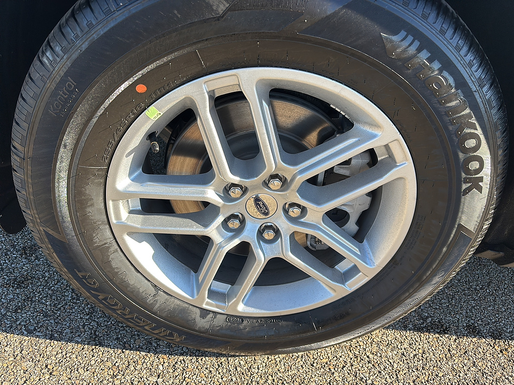 2027 Ford Explorer photo 9 of 26