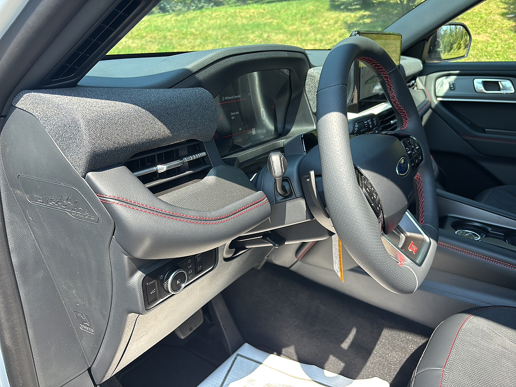 2026 Ford Explorer ST - 11