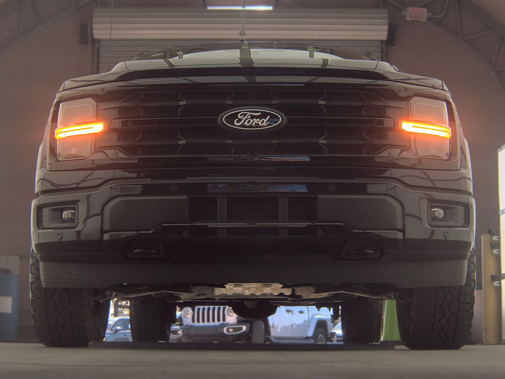 2024 Ford F-150 photo 2 of 12