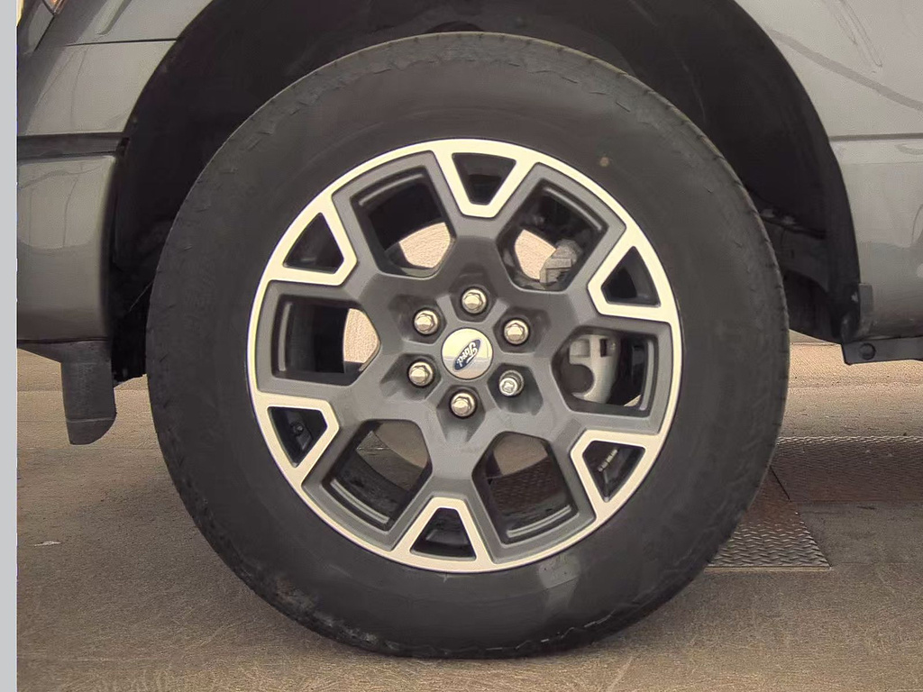 2024 Ford F-150 photo 8 of 14