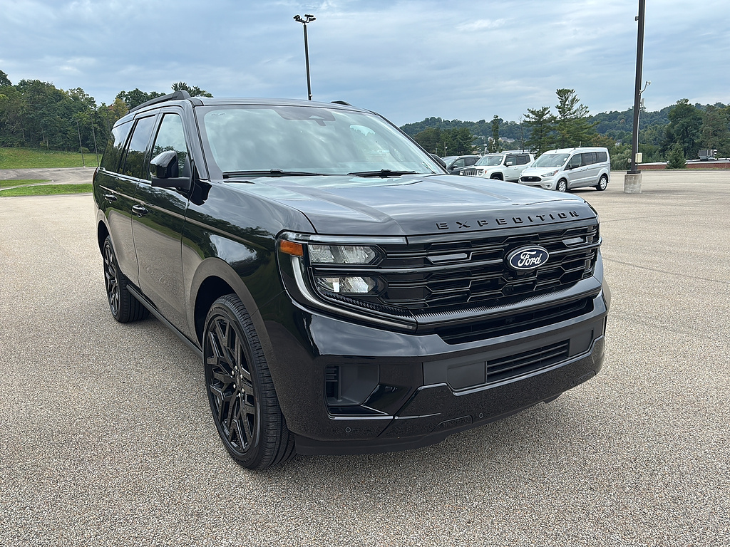 2027 Ford Expedition Platinum Agate Black at Washington Ford