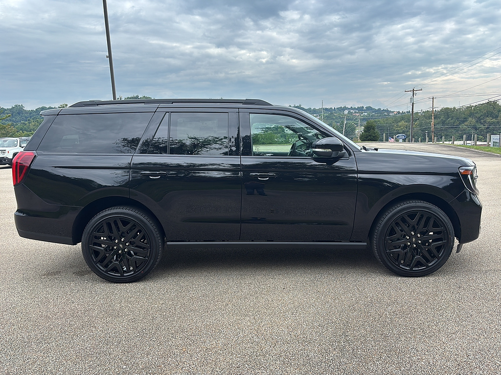2027 Ford Expedition Platinum Agate Black at Washington Ford