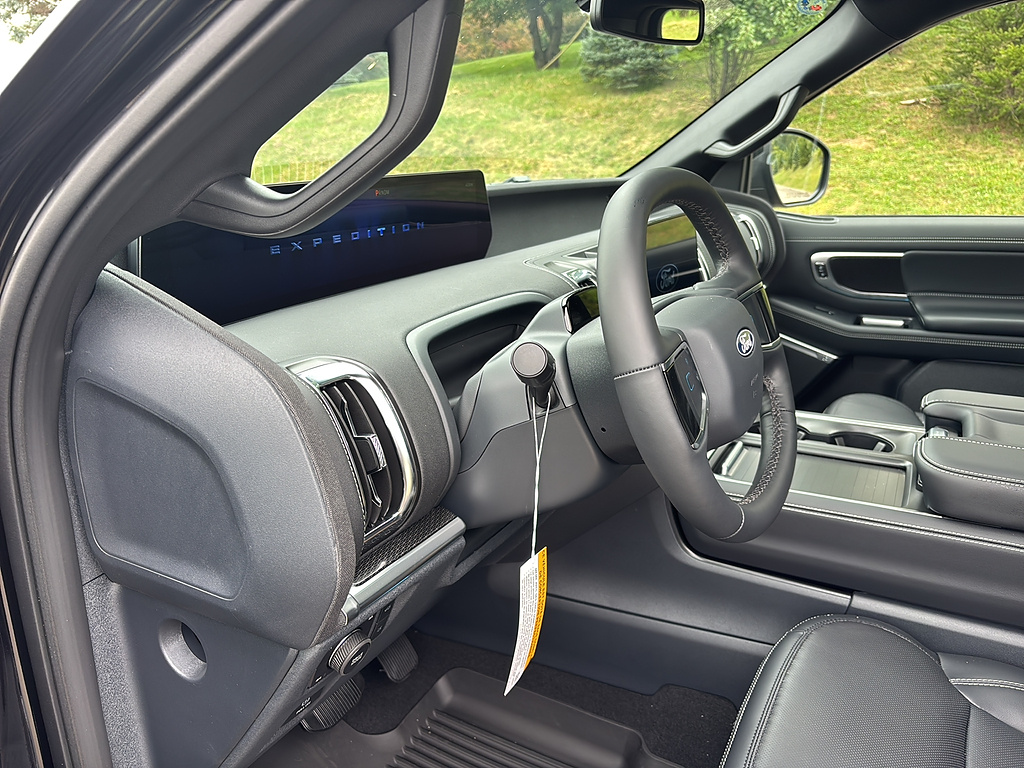 2027 Ford Expedition Platinum Agate Black at Washington Ford