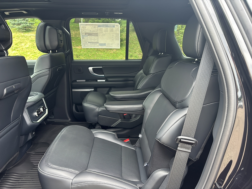 2027 Ford Expedition Platinum Agate Black at Washington Ford